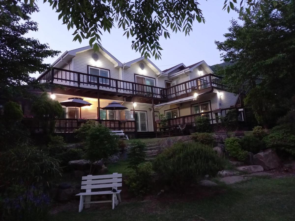 Chamjoeun Pension Chech'ŏn Exterior foto