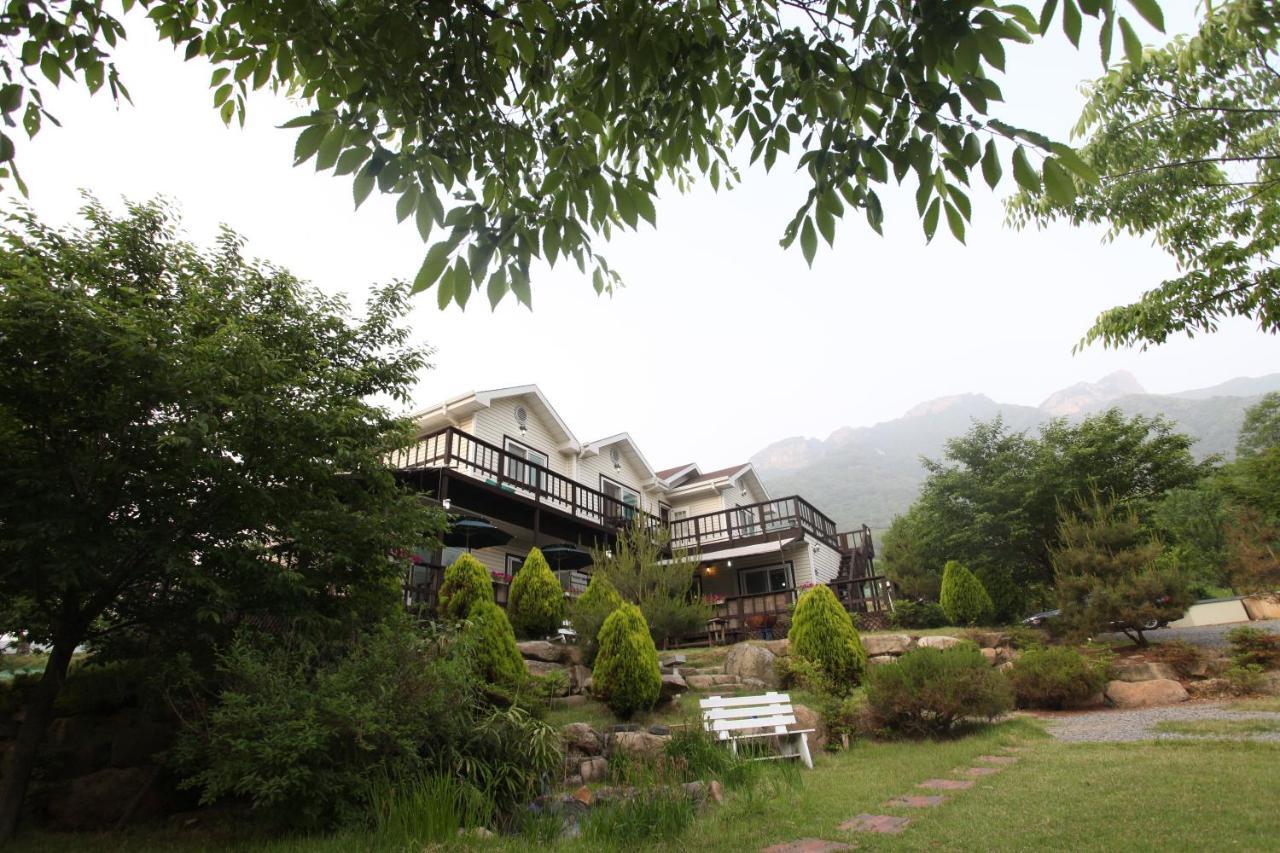 Chamjoeun Pension Chech'ŏn Exterior foto